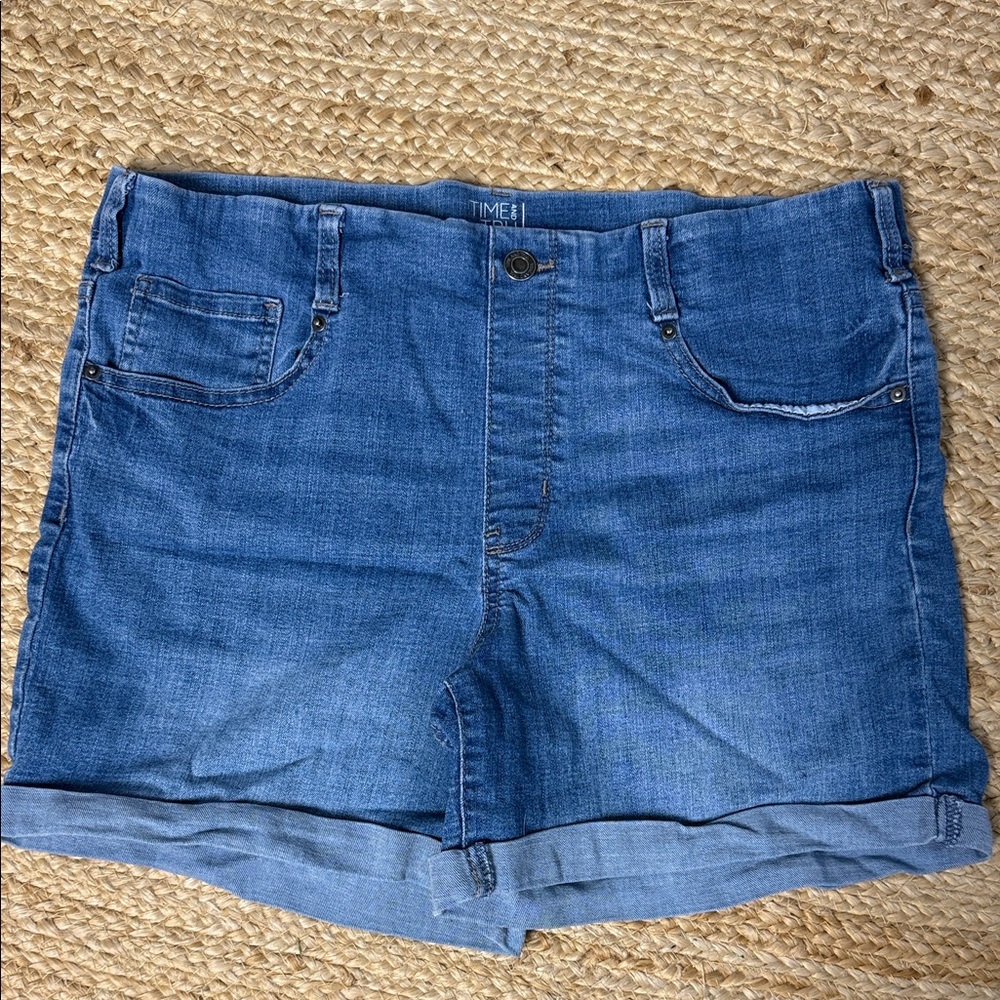Time and Tru Classic Blue Jean Shorts